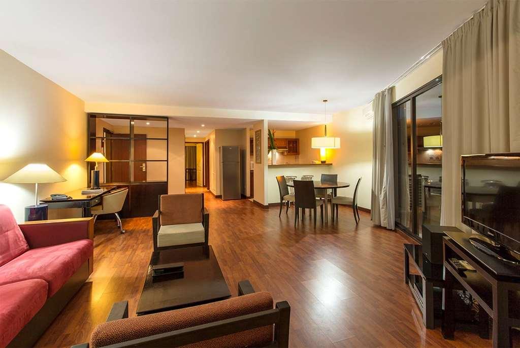 Ramada Hotel & Suites By Wyndham Noumea Oda fotoğraf