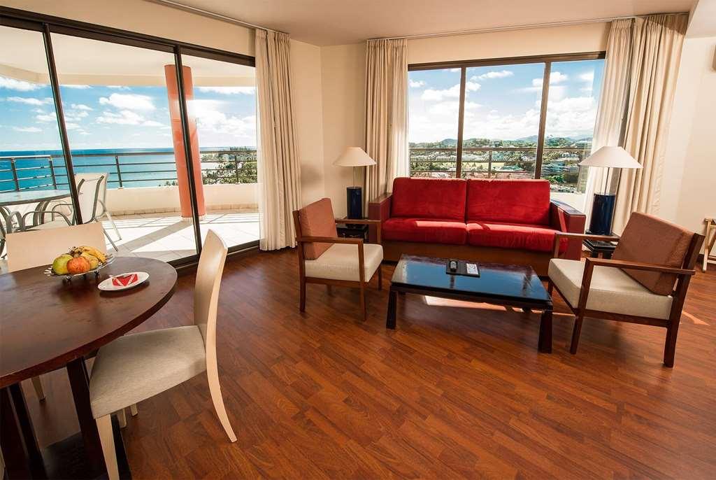 Ramada Hotel & Suites By Wyndham Noumea Oda fotoğraf