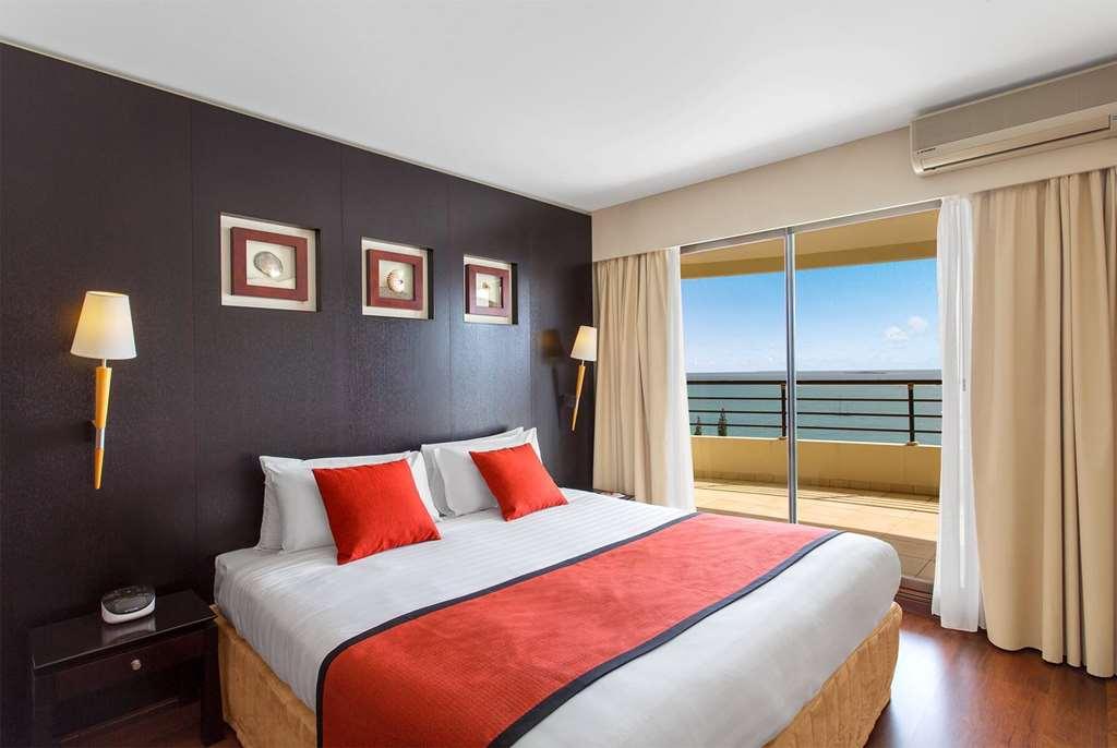 Ramada Hotel & Suites By Wyndham Noumea Oda fotoğraf