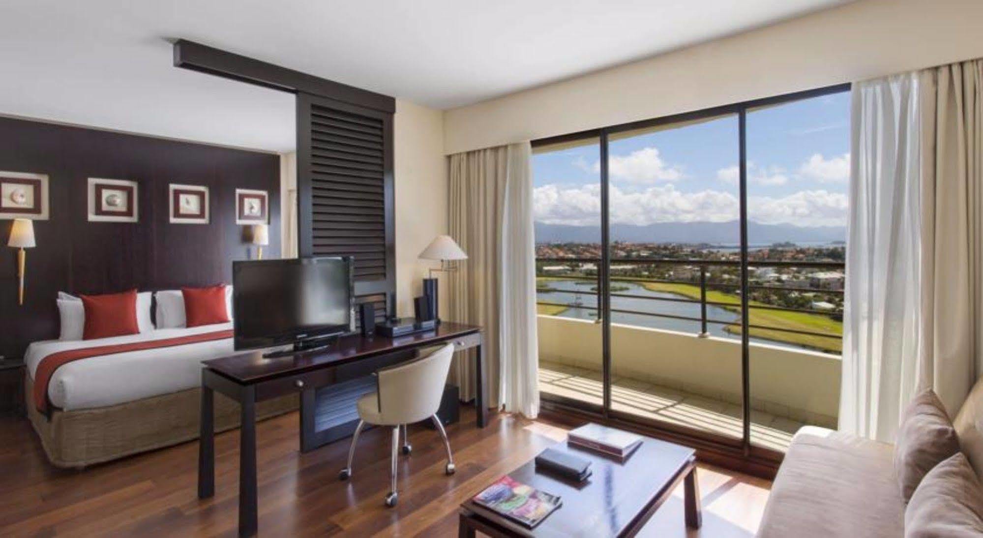 Ramada Hotel & Suites By Wyndham Noumea Dış mekan fotoğraf
